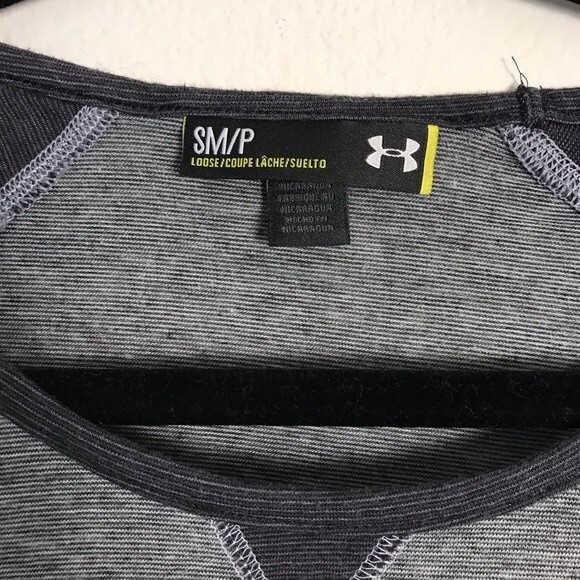 Under Armour Workout Jersey- Half Sleeve- Stitch Detail- Gray- Size Small - Picture 2 of 3